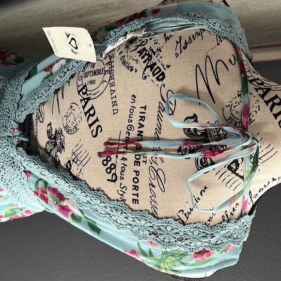 Beautiful Floral Maxi Dress NWT - Picture 16 of 16